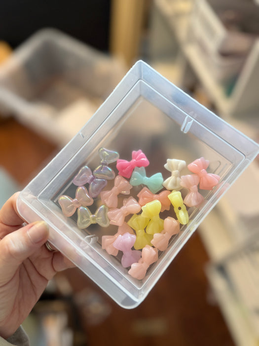 Acrylic Bow Beads